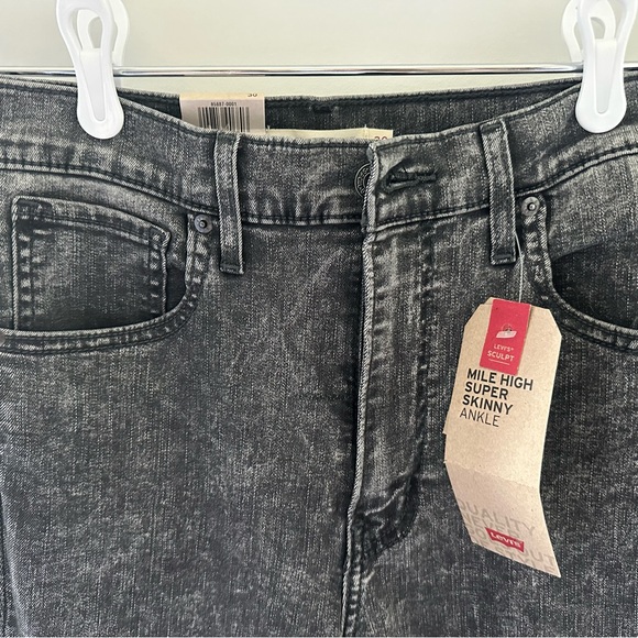 NWT Levi’s Women’s Mile High Skinny Jeans Gray Acid Wash Button Ankle Size 10/30 - Picture 5 of 10